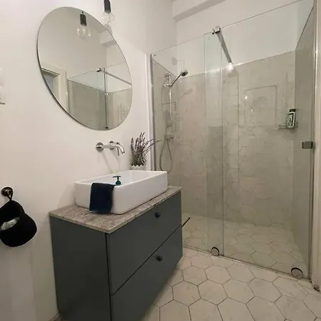 Cute Perfect For Business And Travel.