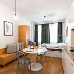 דירה Cute Perfect For Business And Travel. *