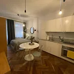 דירה Cute Perfect For Business And Travel.