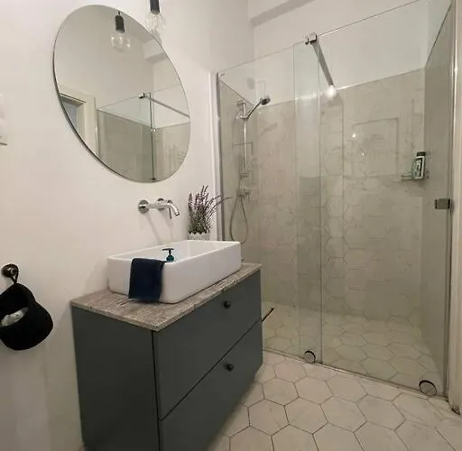 Cute Perfect For Business And Travel.